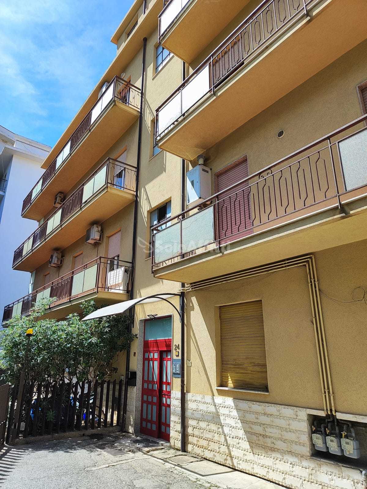 Appartamento in Affitto a Reggio di Calabria Via dei Tre Mulini