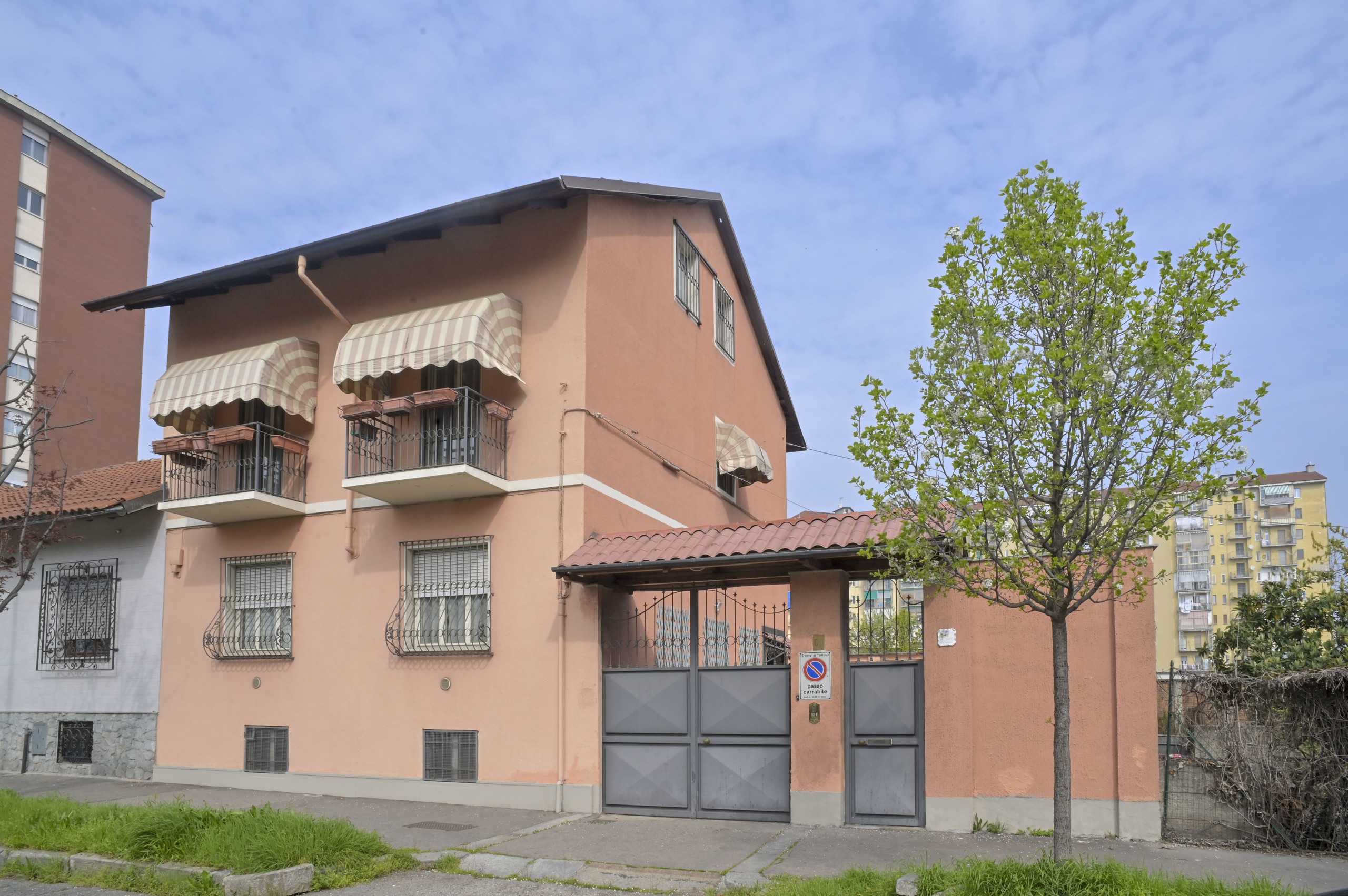 Casa indipendente in Vendita a Torino Via Sospello