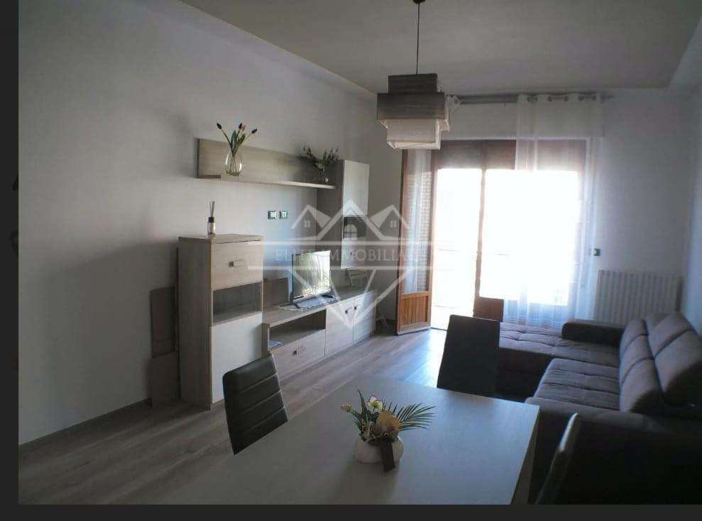Appartamento in Vendita a Carrara Via Provinciale Avenza - Sarzana,