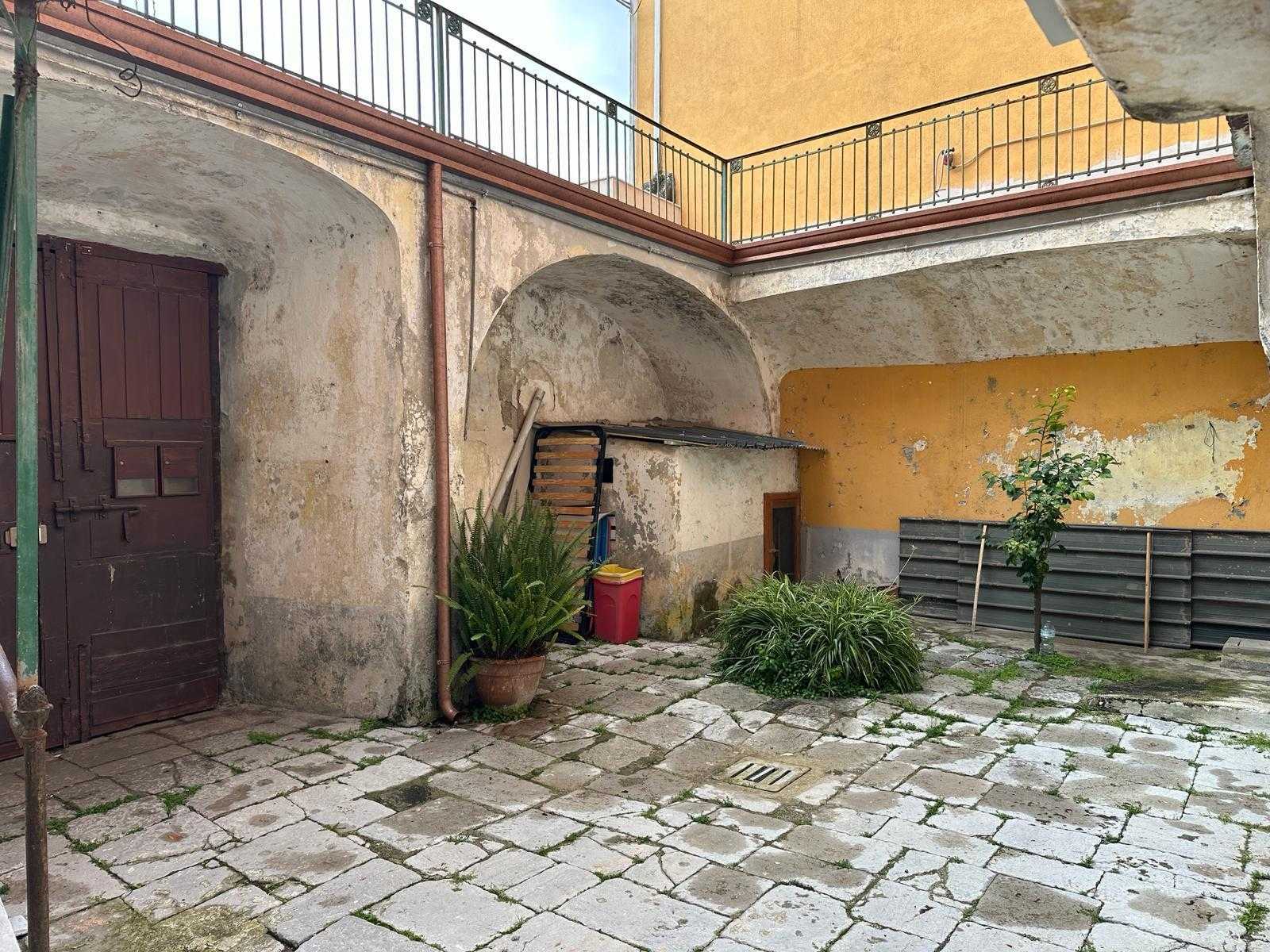 Appartamento in Vendita a Cava de' Tirreni Via Raffaele Baldi