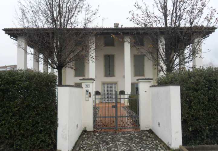 Villa in Vendita a Modena Strada Borelle