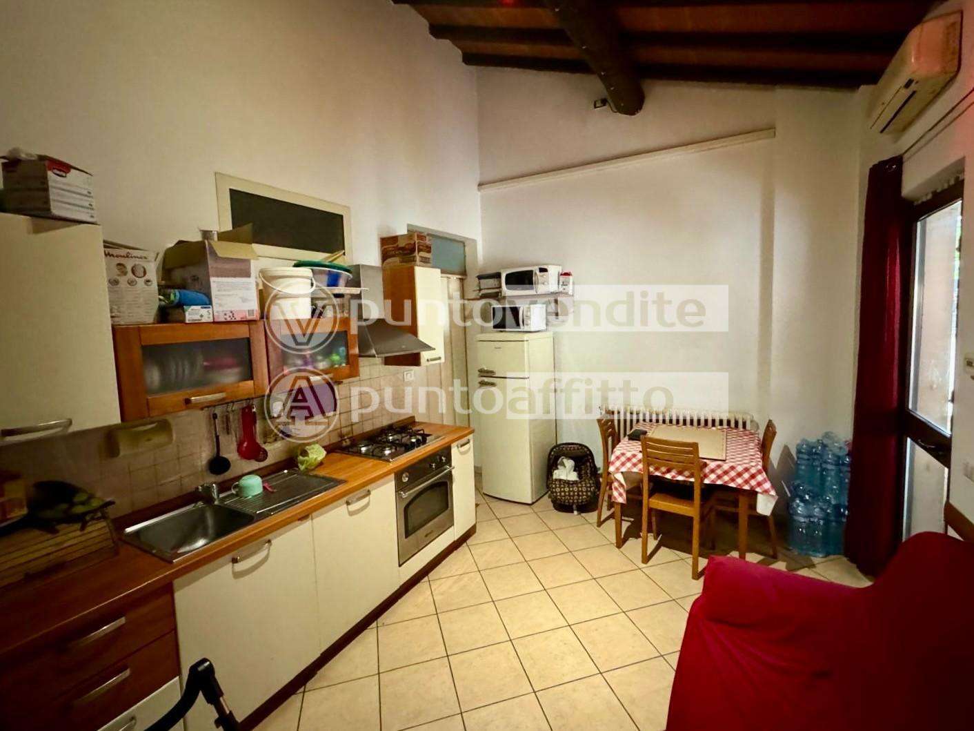Appartamento in Vendita a Lucca Via Vecchi Pardini, 571