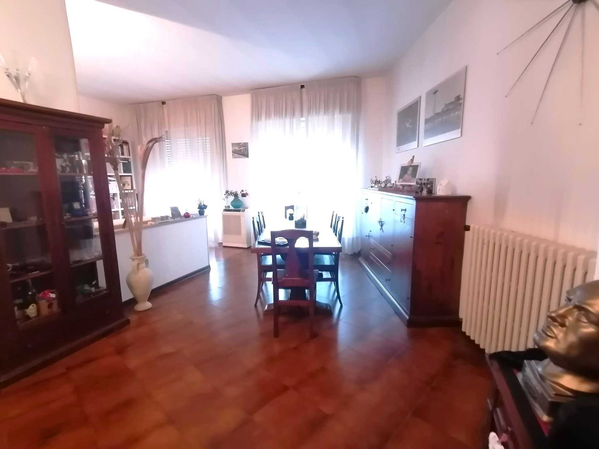 Appartamento in Vendita a Vercelli via del vezzolano