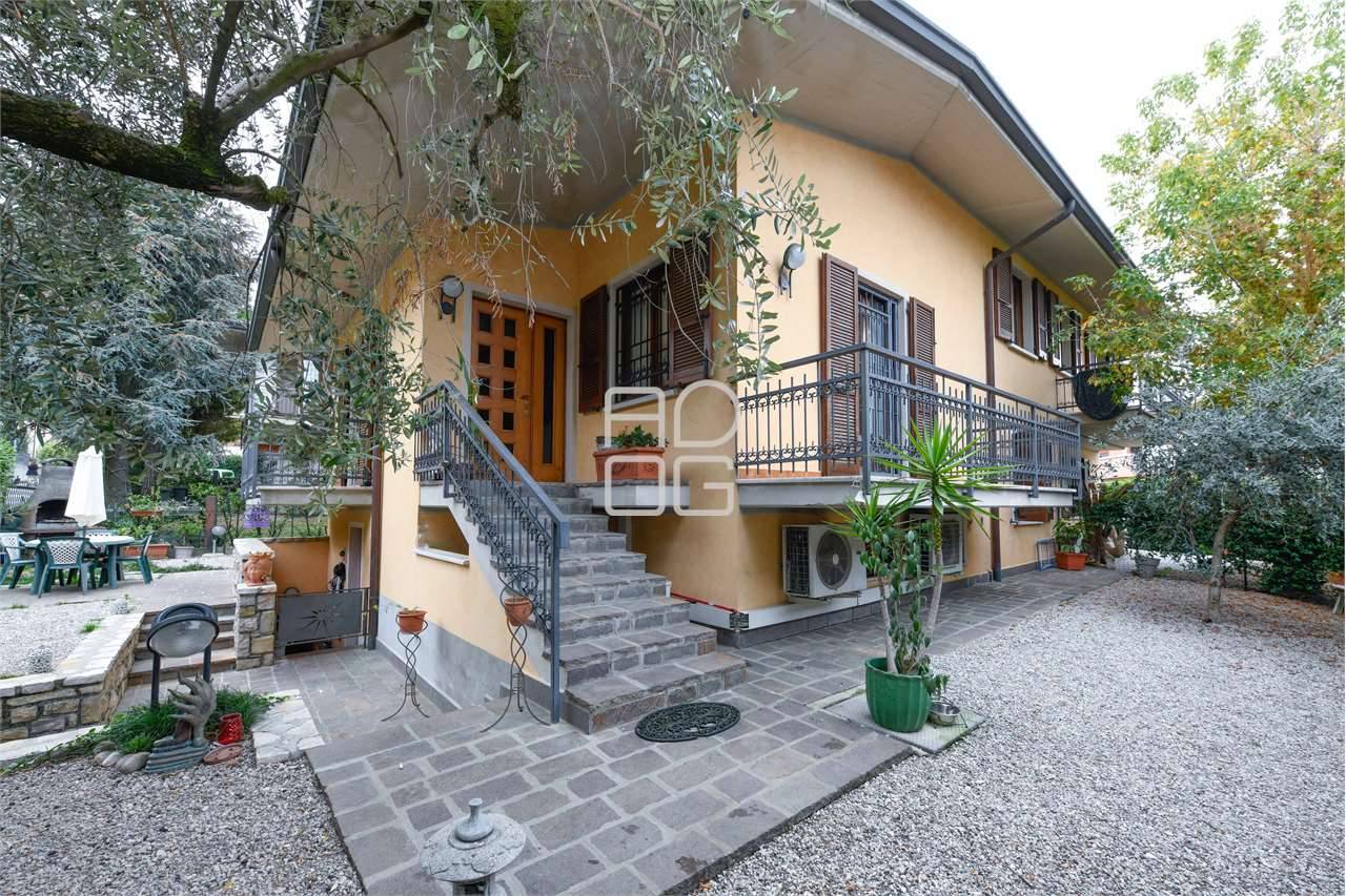Villa in Vendita a Desenzano del Garda centri: Desenzano del Garda