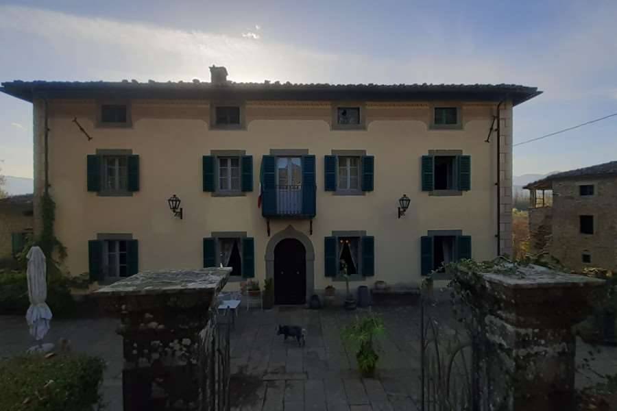 Villa in Vendita a Castiglione di Garfagnana Pian di Cerreto