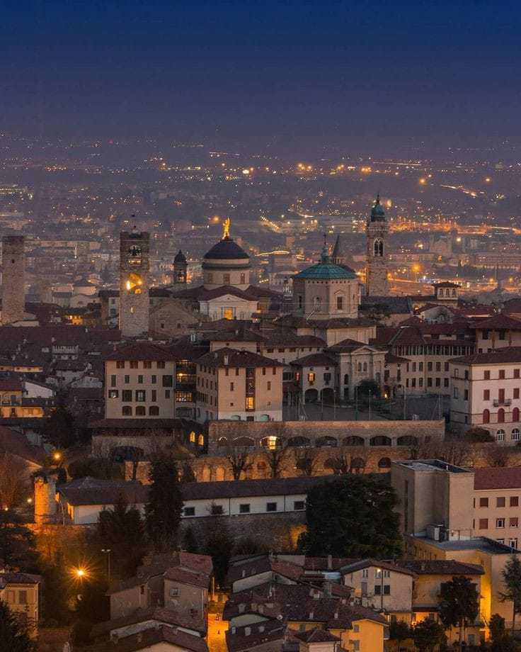 Appartamento in Vendita a Bergamo Via Borgo Canale
