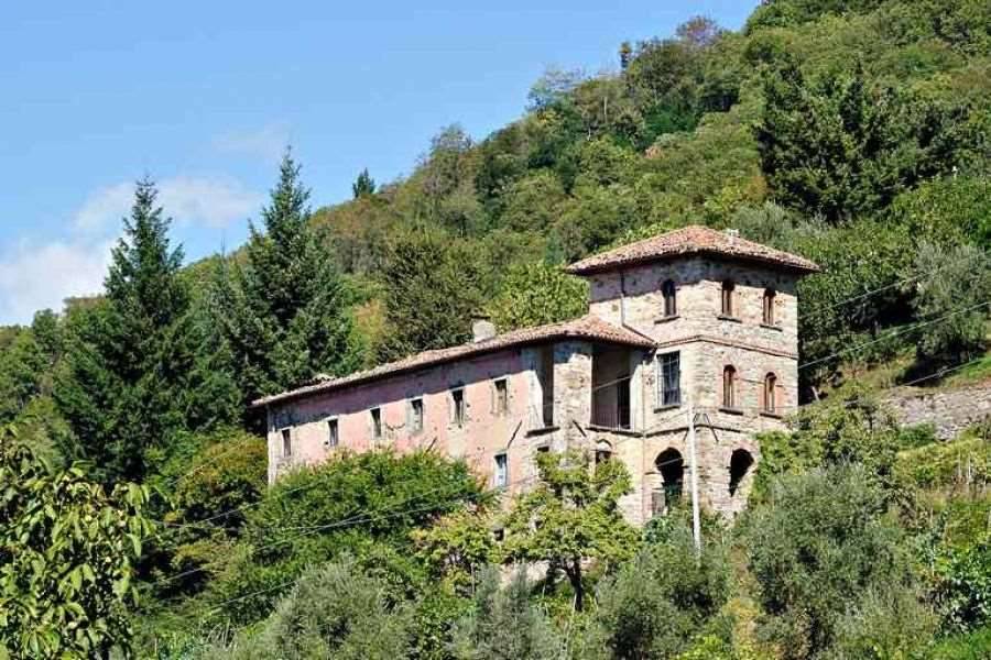 Villa in Vendita a Fosciandora Treppignana