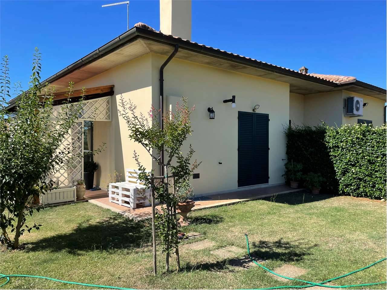 Casa Bi - Trifamiliare in Vendita a Lucignano Santa Maria