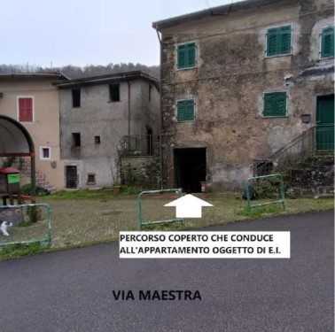 Porzione di casa in Vendita a Riccò del Golfo di Spezia Via Maestra