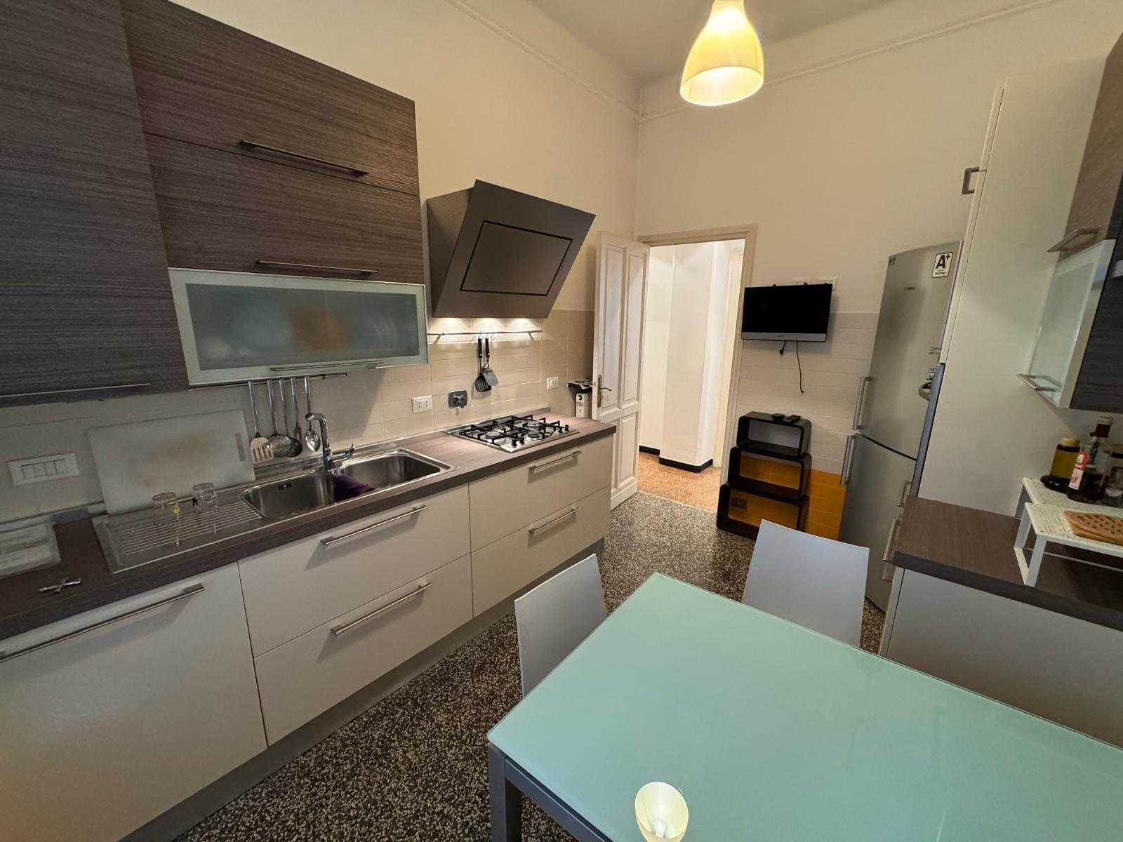 Appartamento in Vendita a Genova Via Giovanni Torti