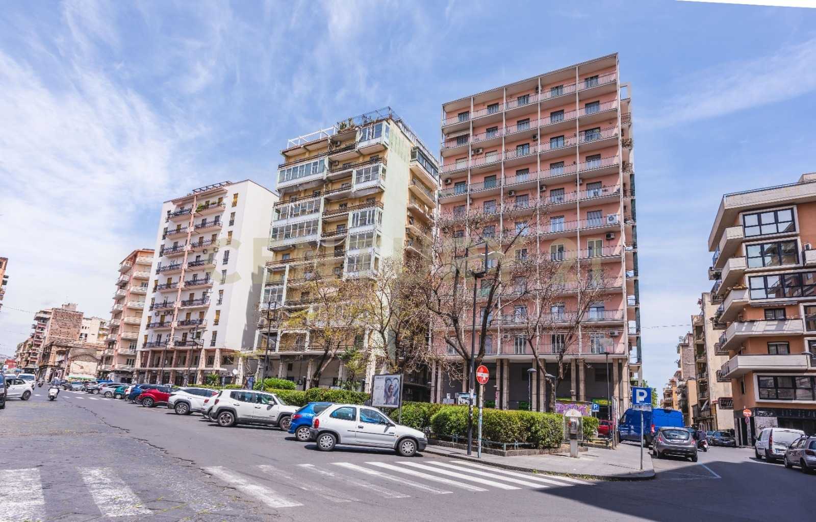 Appartamento in Vendita a Catania Largo Rosolino Pilo