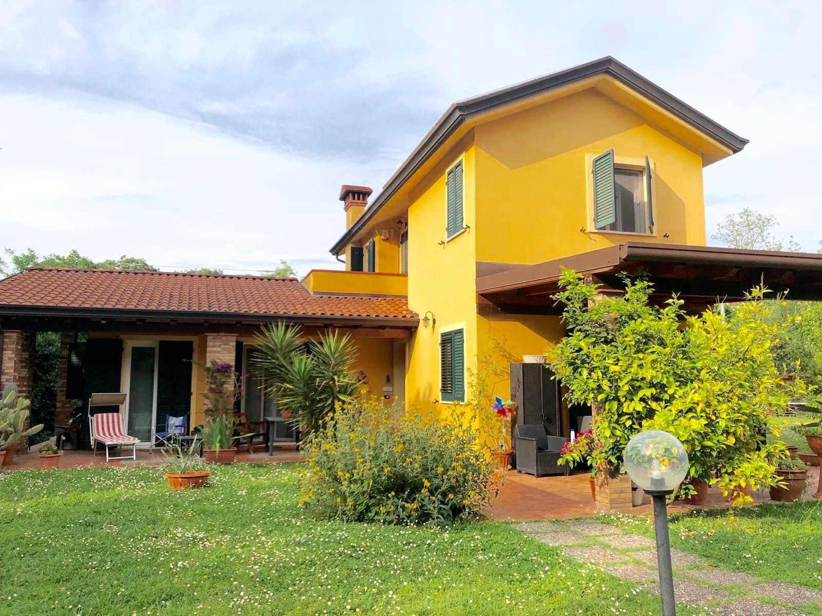 Casa indipendente in Vendita a Castelnuovo Magra Via del Maggiore