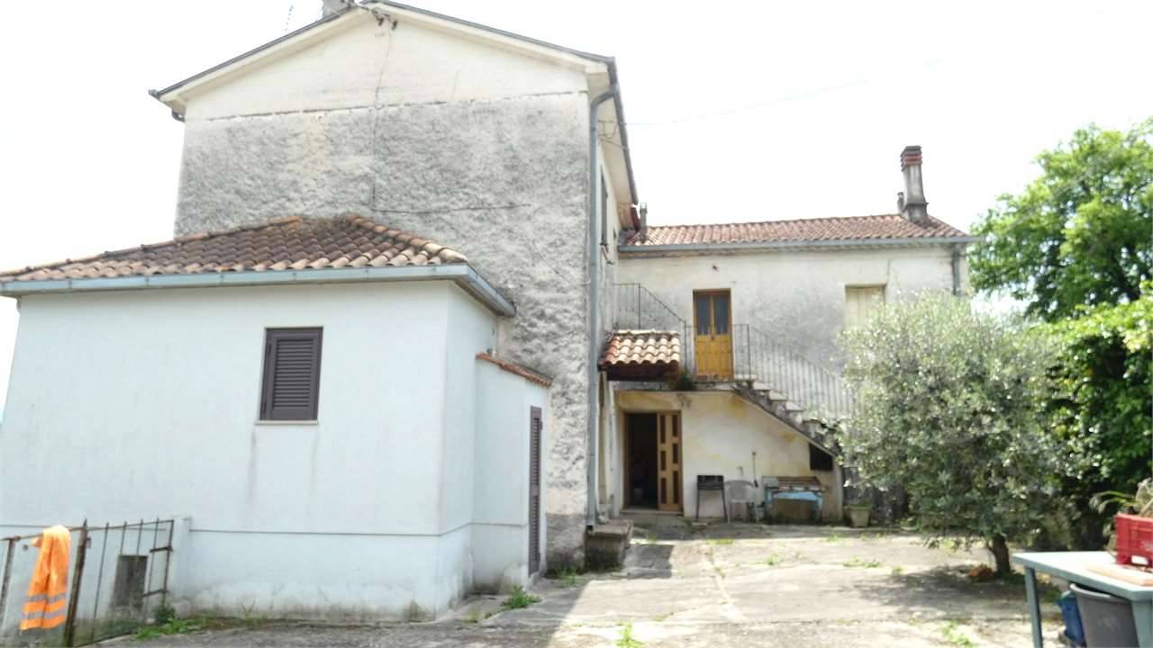 Casa Bi - Trifamiliare in Vendita a Cavaglio d'Agogna Cavaglio d 'Agogna