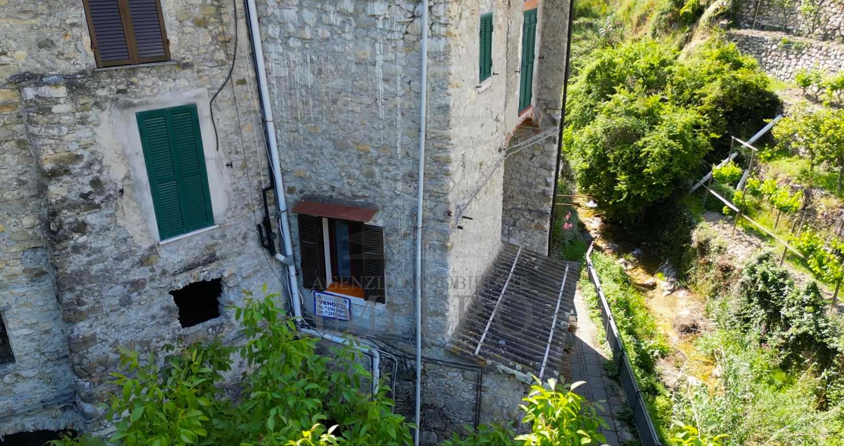 Appartamento in Vendita a Ventimiglia Via Case Valloni