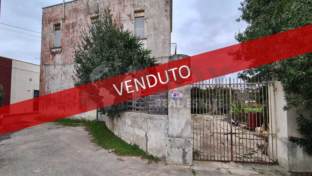 Casa indipendente in Vendita a Monteroni di Lecce Strada Comunale San Oronzo