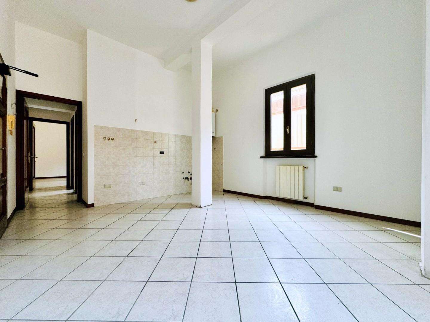 Appartamento in Vendita a Pietrasanta Via Giosuè Carducci,