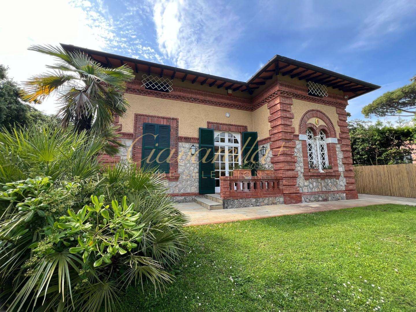 Villa Viale Ammiraglio Morin,, Forte dei Marmi