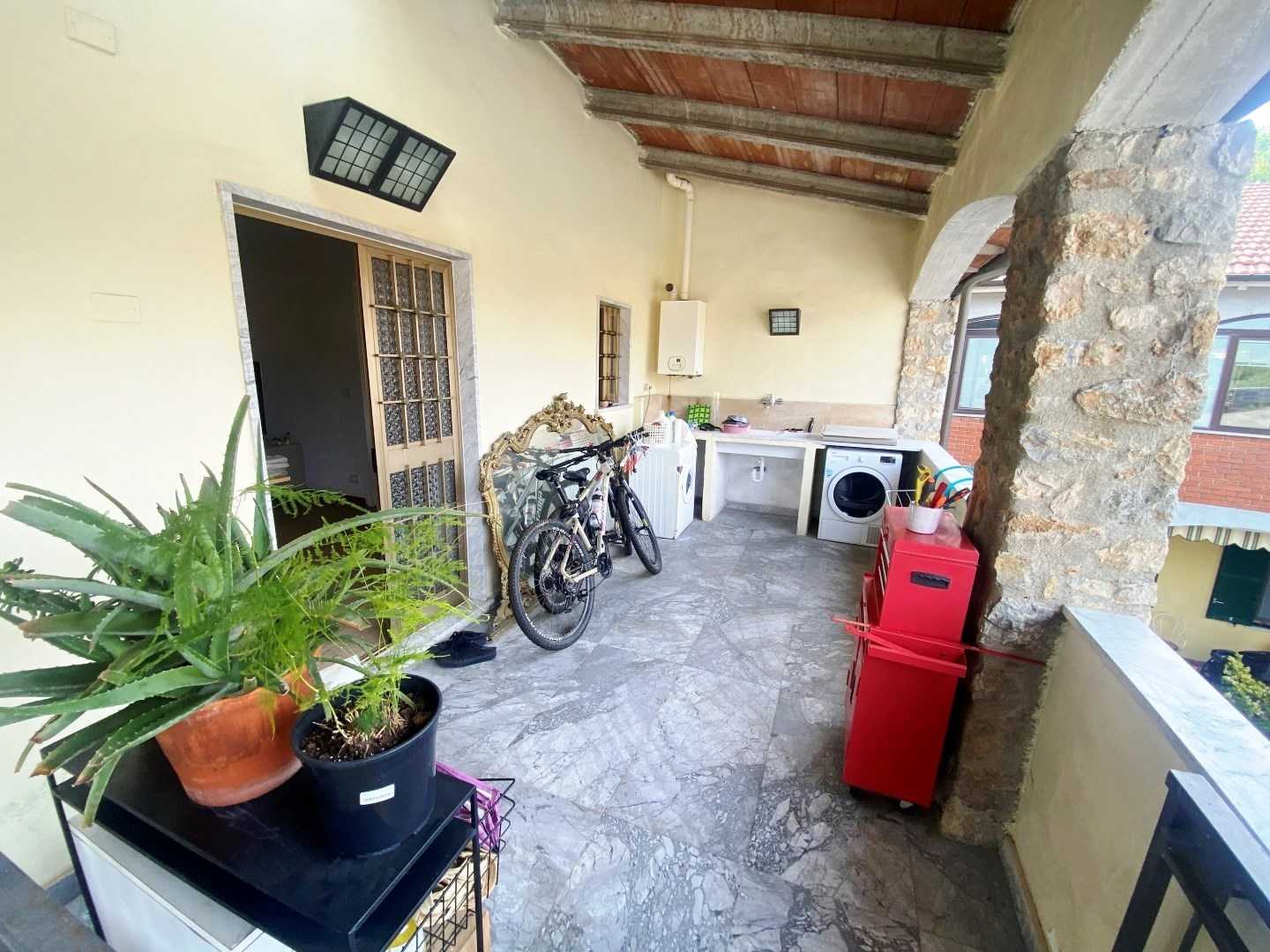 Porzione di casa in Vendita a Castelnuovo Magra Via Orti