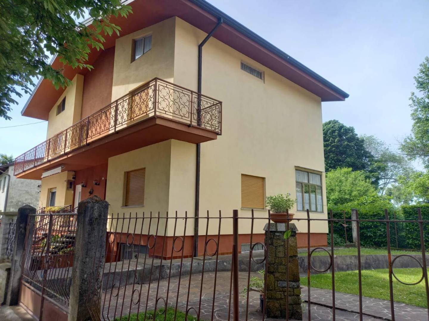 Casa Bi - Trifamiliare in Vendita a Mariano del Friuli