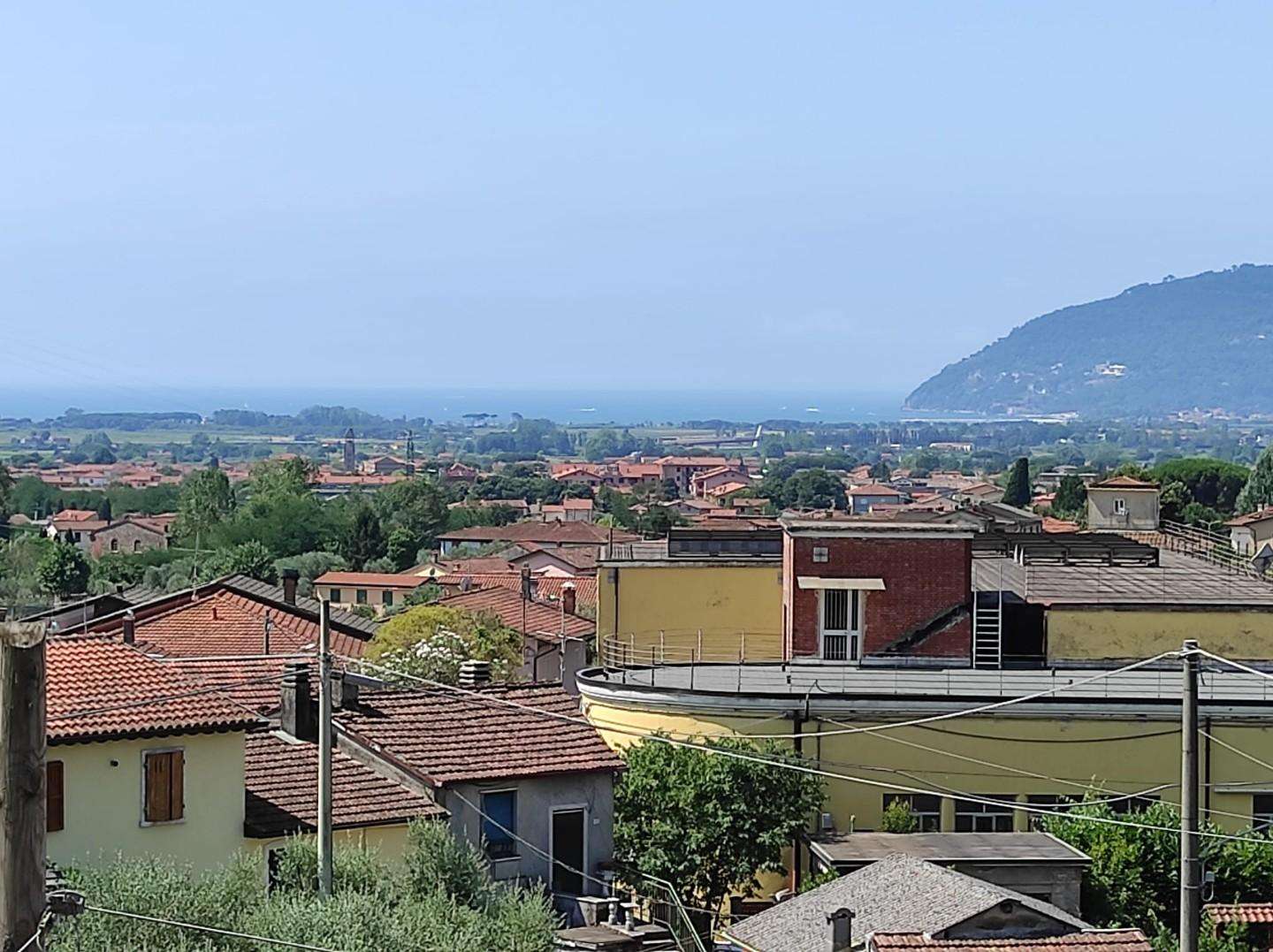 appartamento in vendita a Luni in zona Casano
