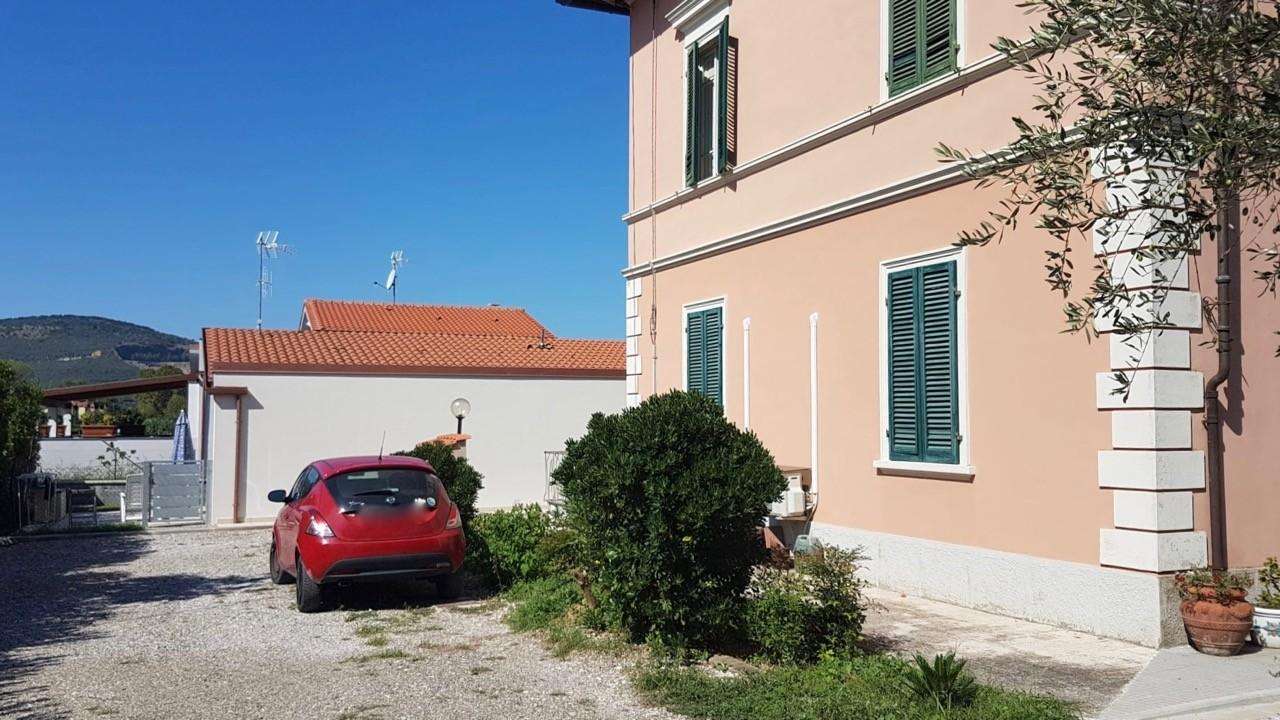 Casa Bi - Trifamiliare in Affitto a San Giuliano Terme Via Statale , 12