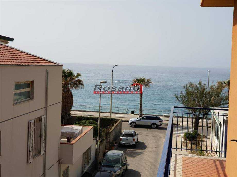 Villa Via Adrea Doria, Capo d'Orlando
