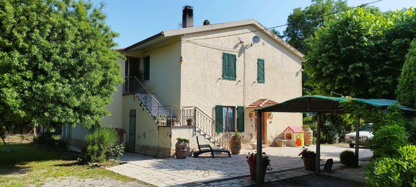 casa indipendente in vendita a Manciano in zona Marsiliana