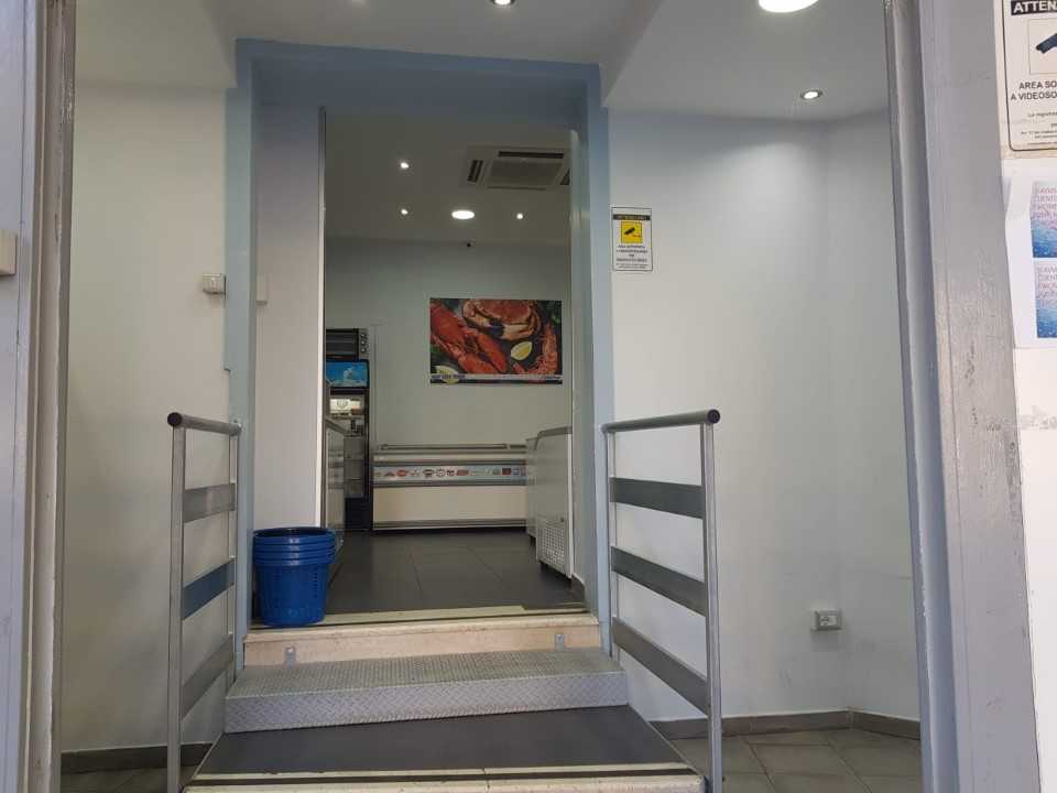 Locale commerciale VIA BENEVENTO, Casalnuovo di Napoli