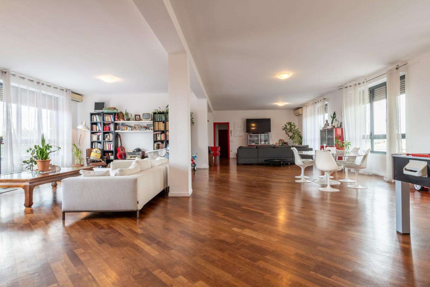 Appartamento Viale Comasco Comaschi,, Cascina