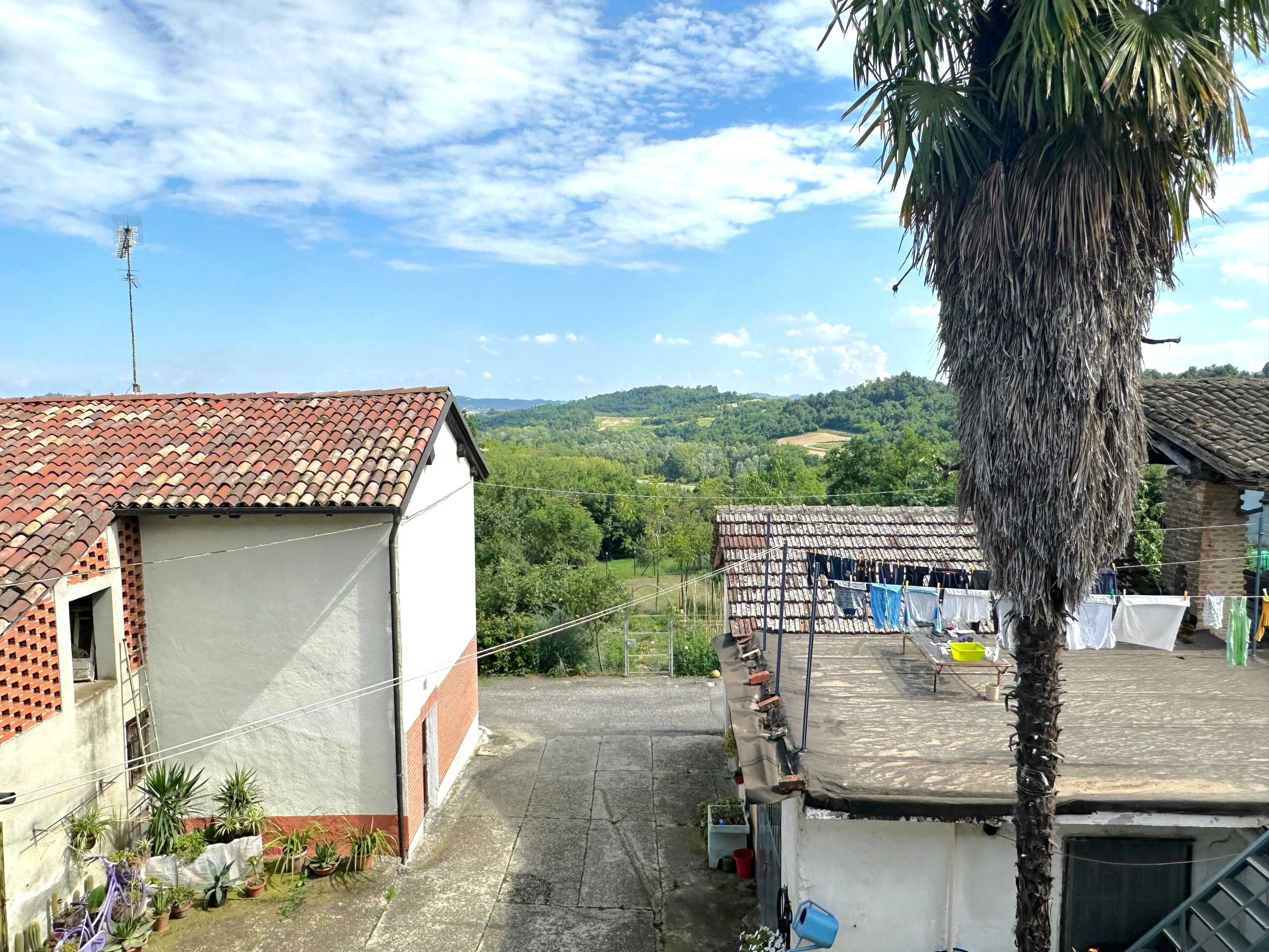 Porzione di casa vicolo Borgo, Camino