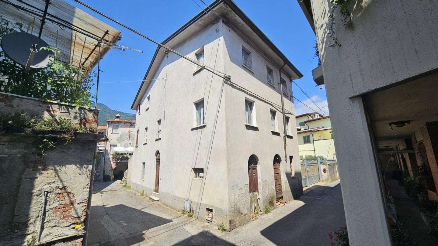 Casa Bi - Trifamiliare Via Foce,, Massa