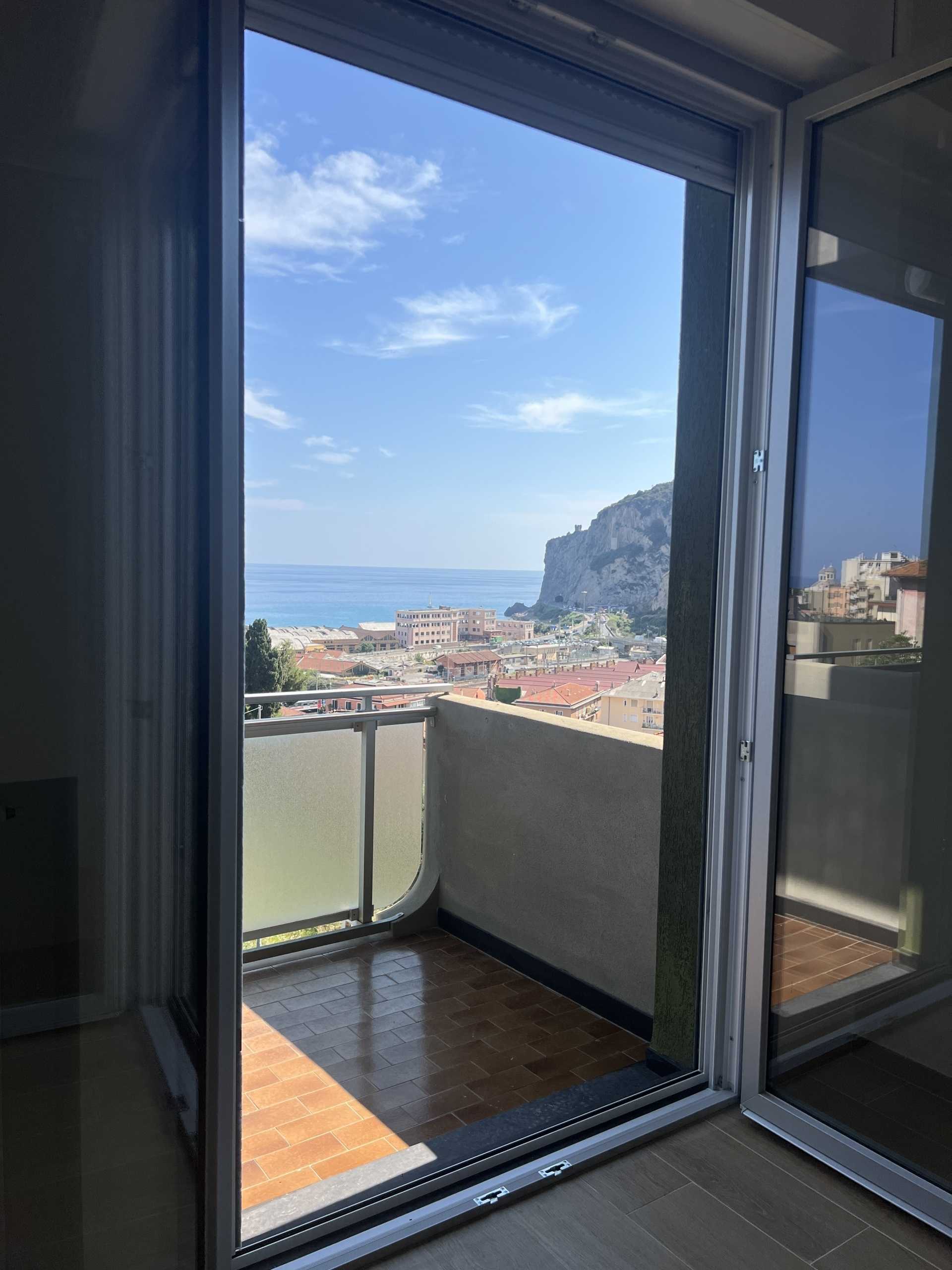 Appartamento Via della Pineta, Finale Ligure