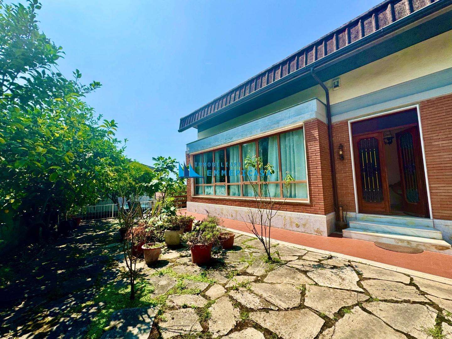 Villa Via dei Saraceni,  54100, Massa