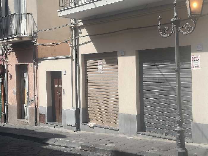 Attività  commerciale Via umberto, Biancavilla