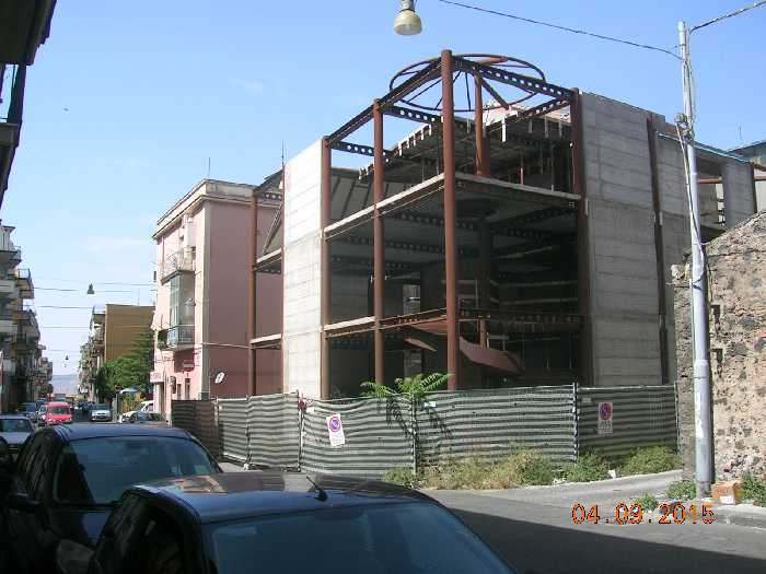 Attività  commerciale, Adrano