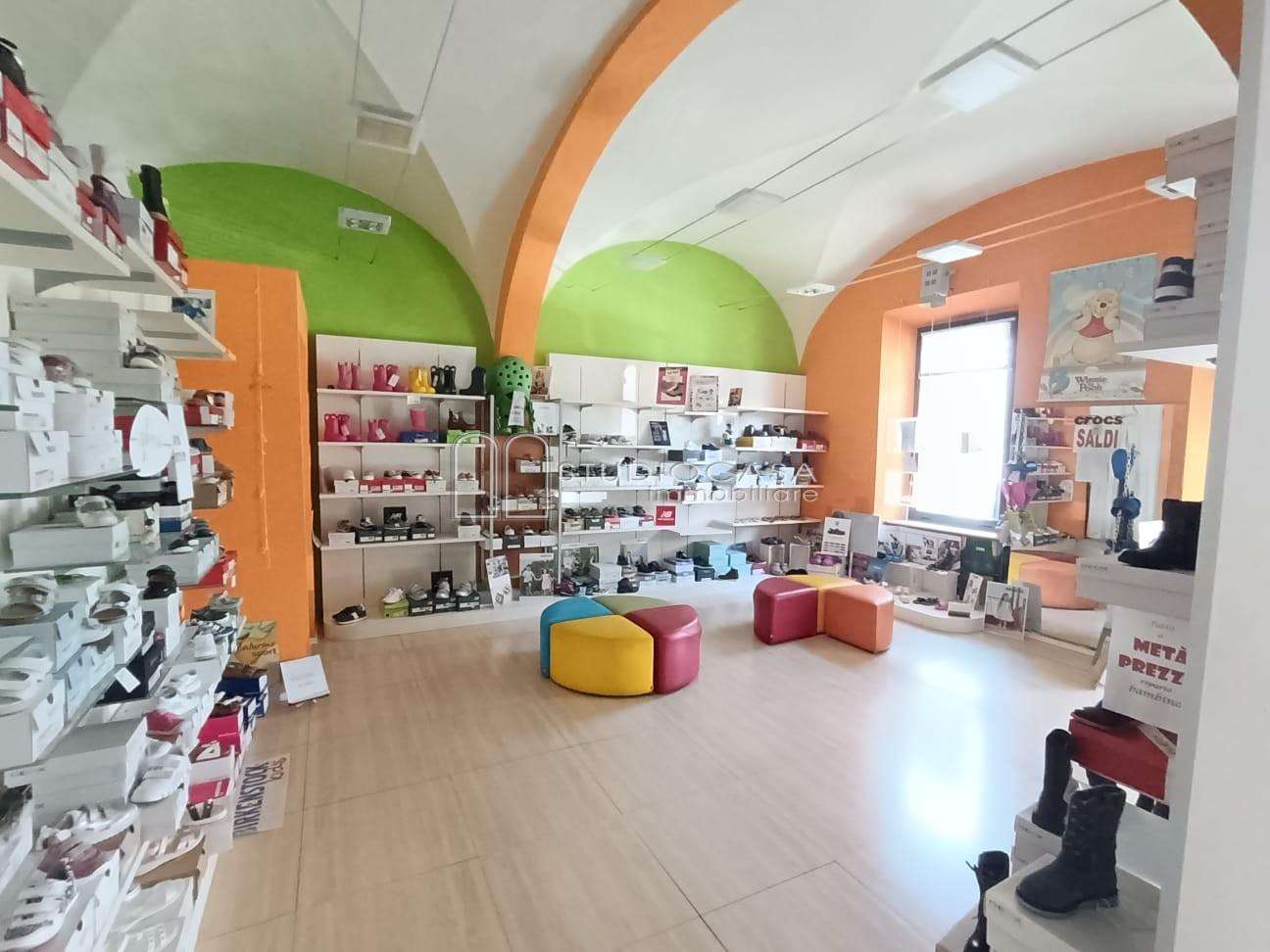 Locale commerciale Via Giovanni Battista Niccolini,, San Giuliano Terme