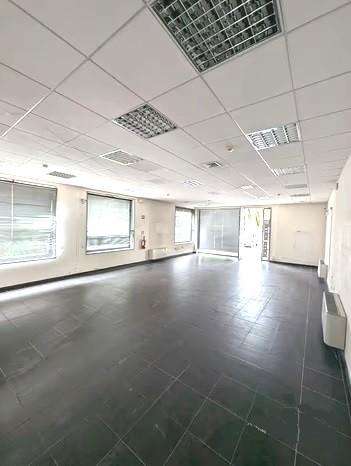 Locale commerciale Capezzano Pianore LU,, Camaiore