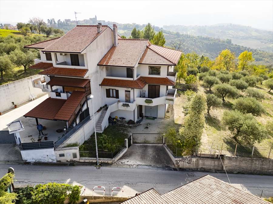 casa indipendente in vendita a Casalincontrada