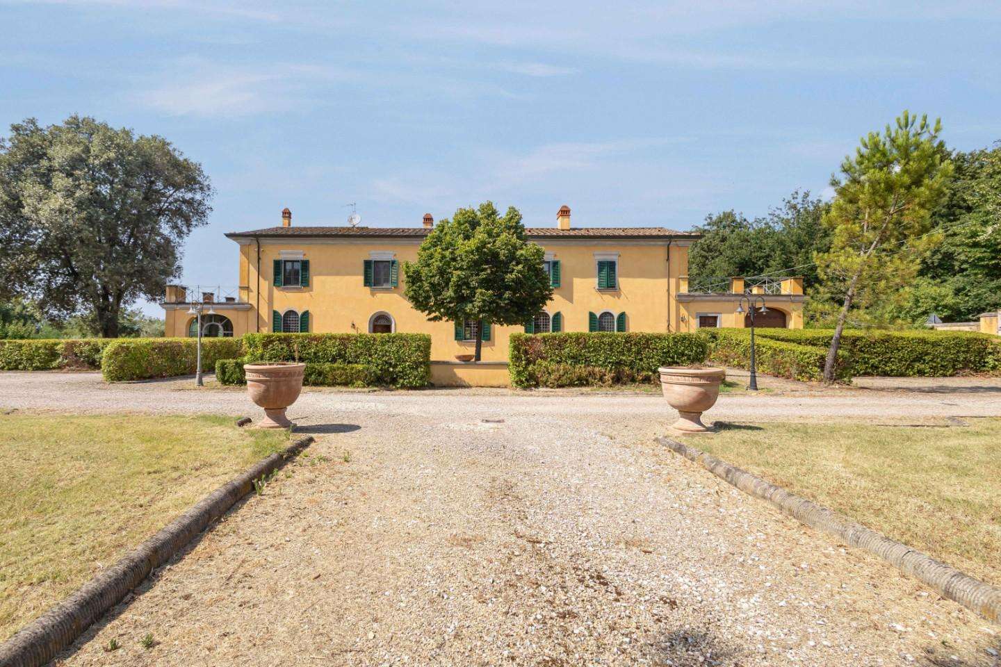Villa Roma, Bientina