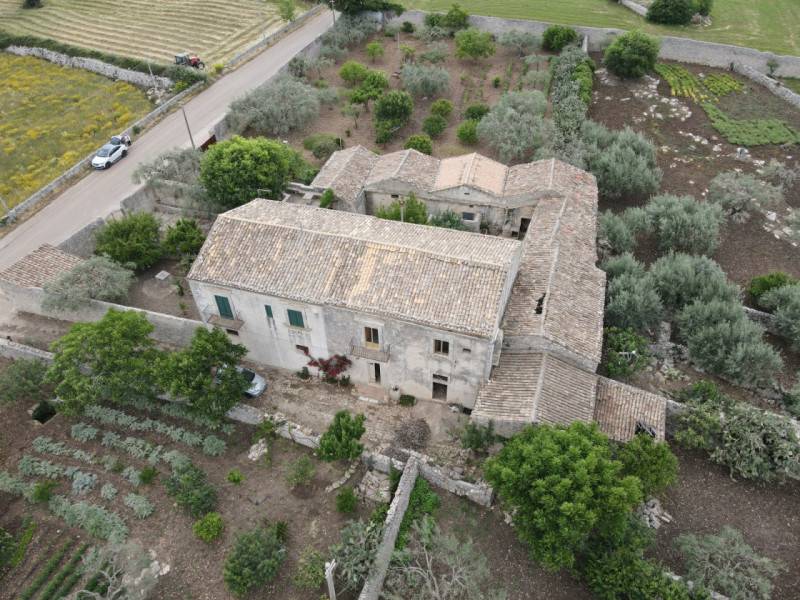 casa indipendente in vendita a Modica