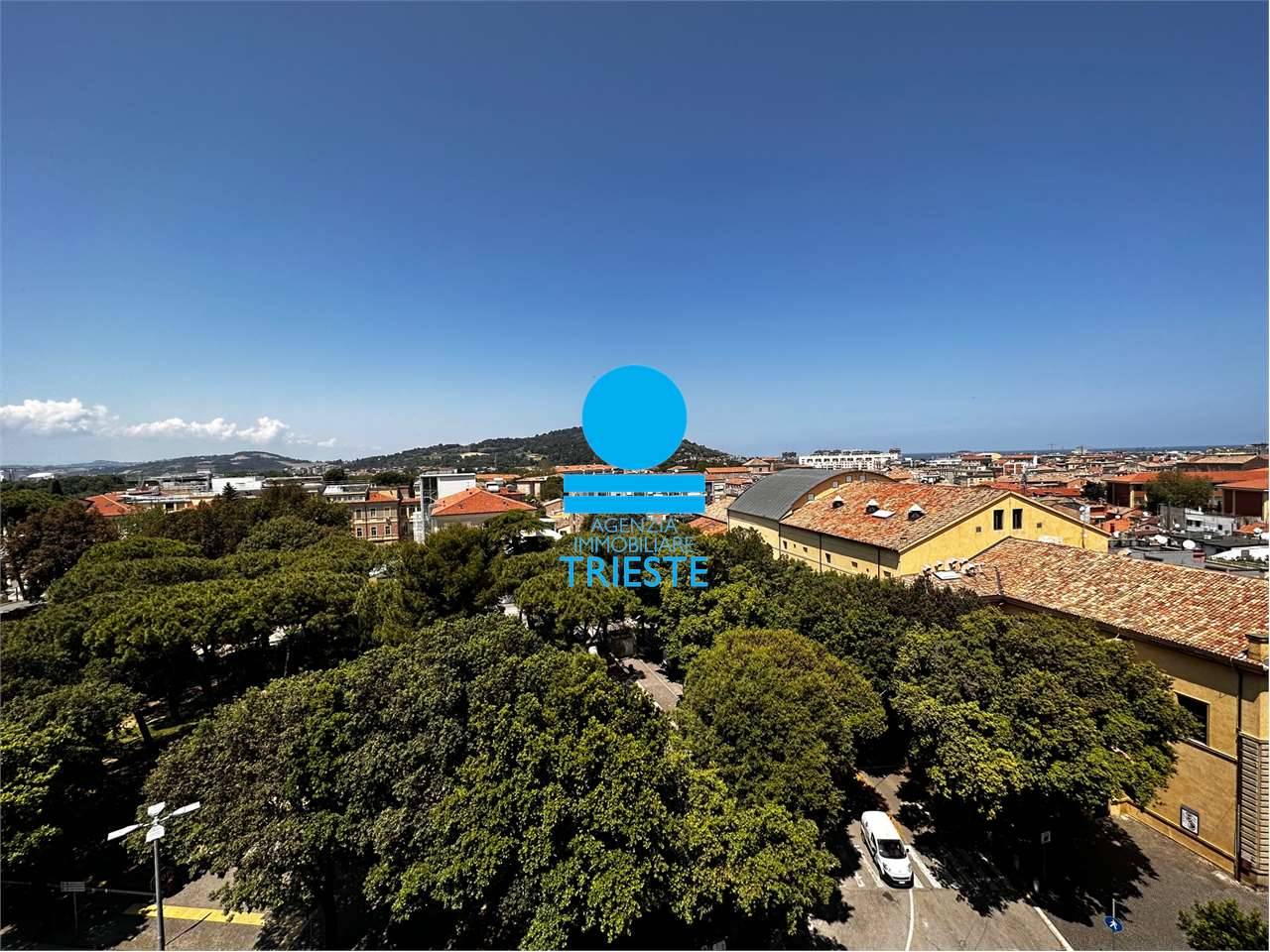 appartamento in vendita a Pesaro in zona Centro Città