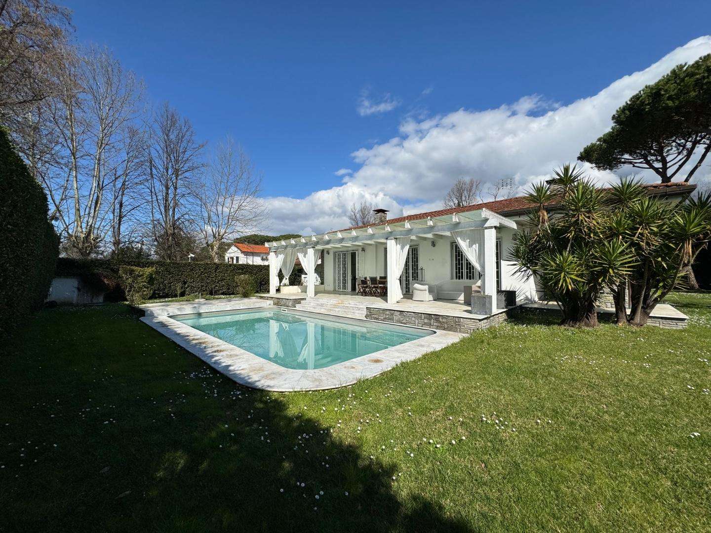 Villa Via dei Fortini,, Massa