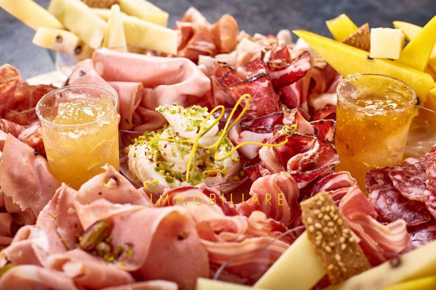 Attività  commerciale Viale Galliano,, Cecina
