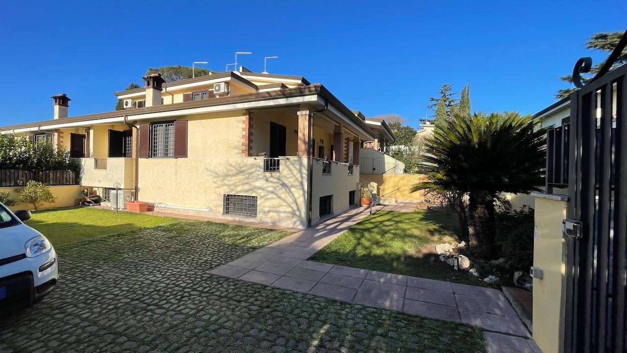 Casa Bi - Trifamiliare Via S. Vero Milis,, Fiumicino