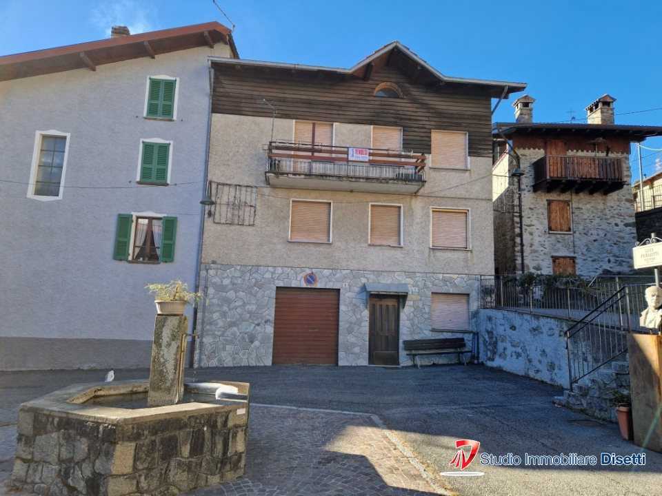 Casa Bi - Trifamiliare via Conte Benso di Cavour, Edolo