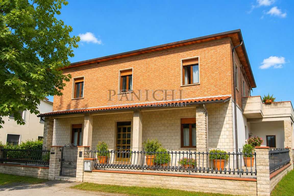 Casa indipendente, Asciano
