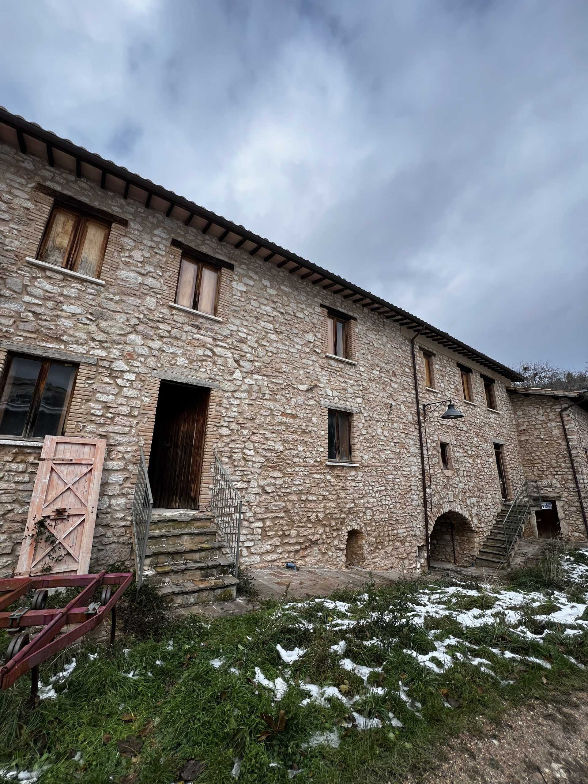 Appartamento Via Folignate, Visso