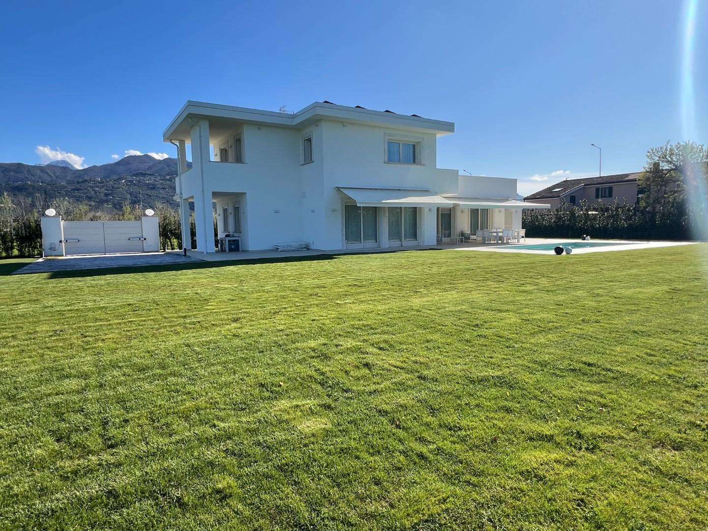 Villa Via Vaiana,  91, Pietrasanta