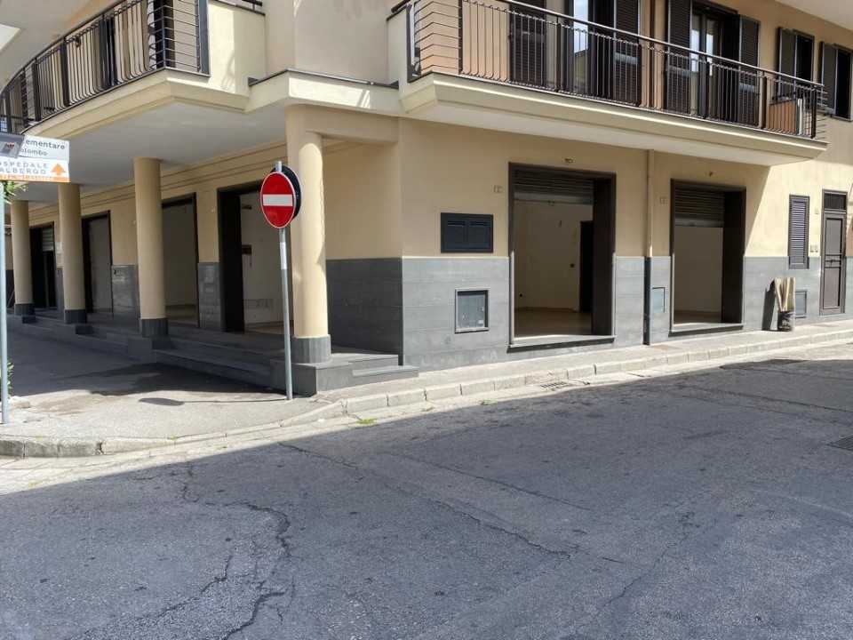 Locale commerciale Via Cavalieri di Vittorio Veneto, Frattaminore