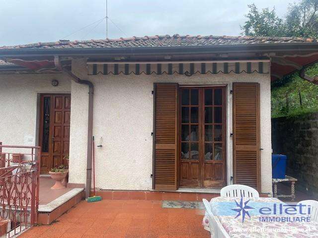 casa indipendente in vendita a Massa